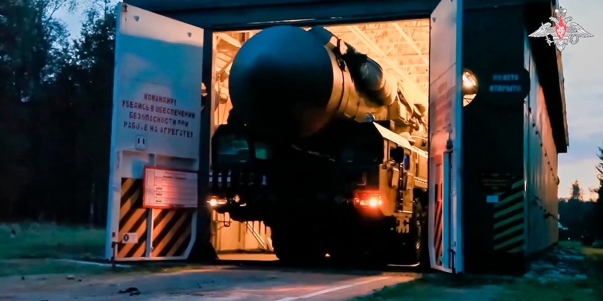 Kärnvapenracet är tillbaka där Ryssland snart kan testa de kraftfulla vapnen igen.