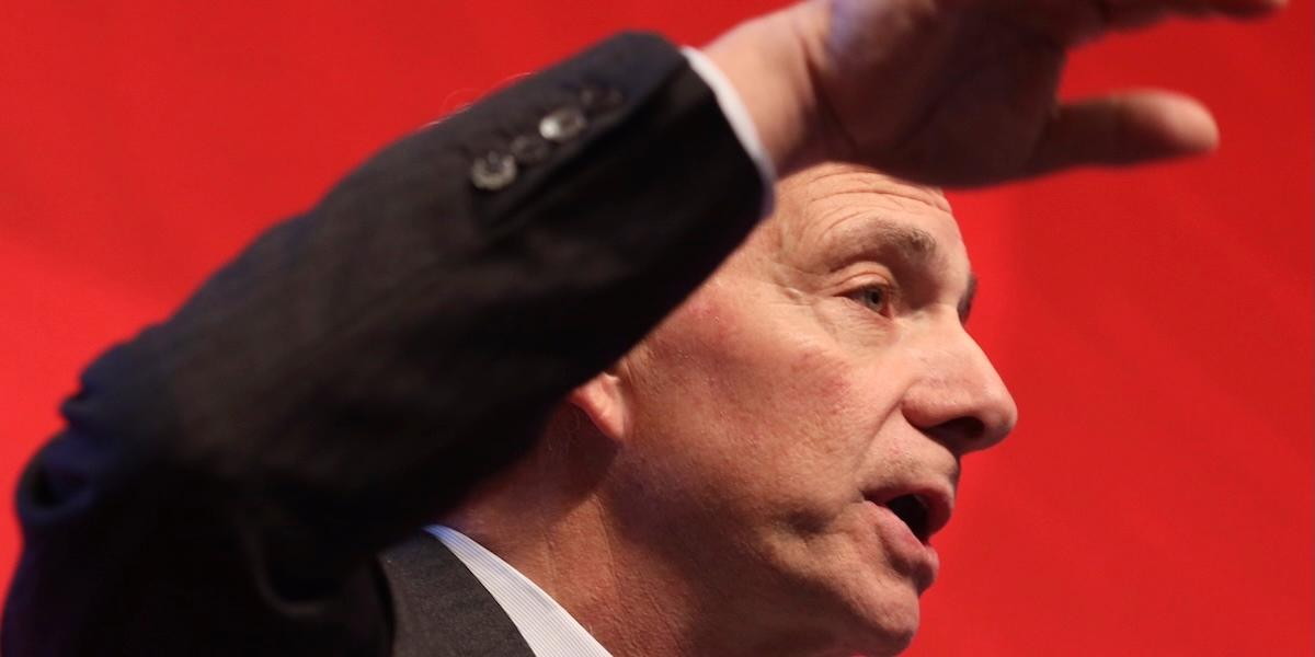 Ray Dalio är övertygad om att det finns en AI-bubbla och att den kommer spricka snart.