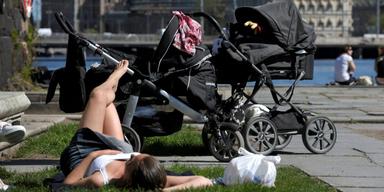 Föräldrars råd dubbelt så vanliga som att lyssna på AI