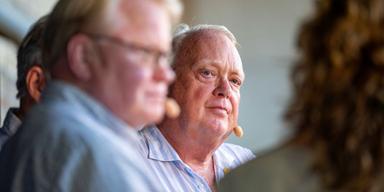 Förre försvarsministern gör comeback