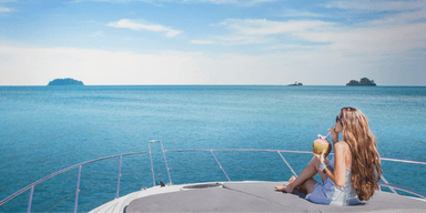 Jobb med solgaranti när Generation Z lämnar kontoren för miljardärernas yachter.