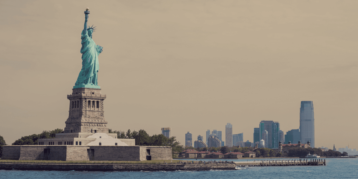 En gyllene era för USA:s ekonomi? Donald Trumps löfte syns än så länge bara på börsen. Och orosmolnen växer.