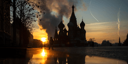 Därför tände chefen för en rysk försvarsfabrik eld på sig själv på Röda torget