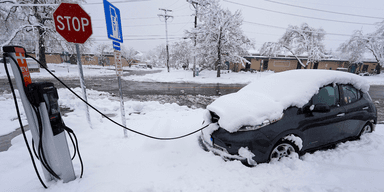 Delar till en Nissan Leaf kan leda till att den i stället går till skroten. (Foto: David Zalubowski/AP/TT)