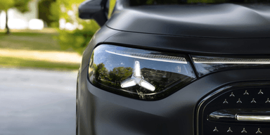 Den här treuddiga lyktan hör till nya Mercedes-Benz GLB. (Foto: Mercedes-Benz)