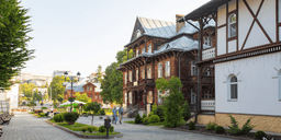 Tysk småstad chockar världen – här står 2 100 sagohus i rad