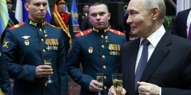 Maskulinitet och föråldrade könsroller ger krigiska män