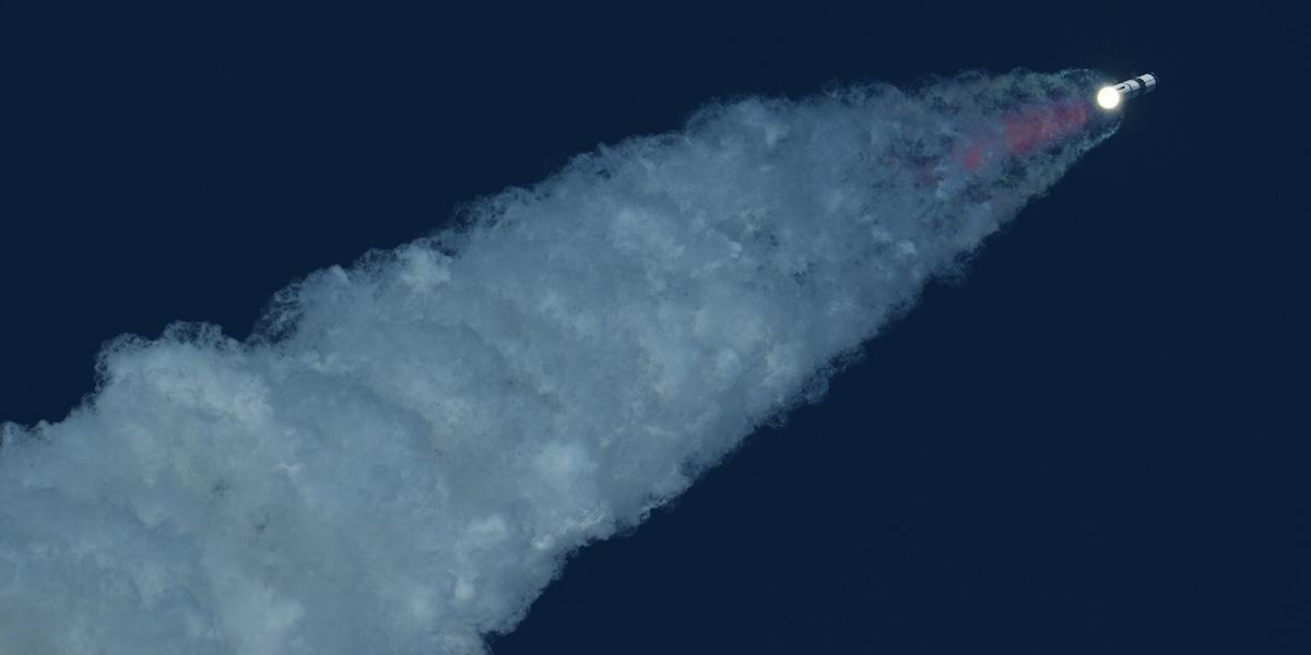 raket påväg mot rymden