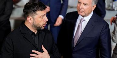 Zelenskyj tvingas agera ensam efter avskedande