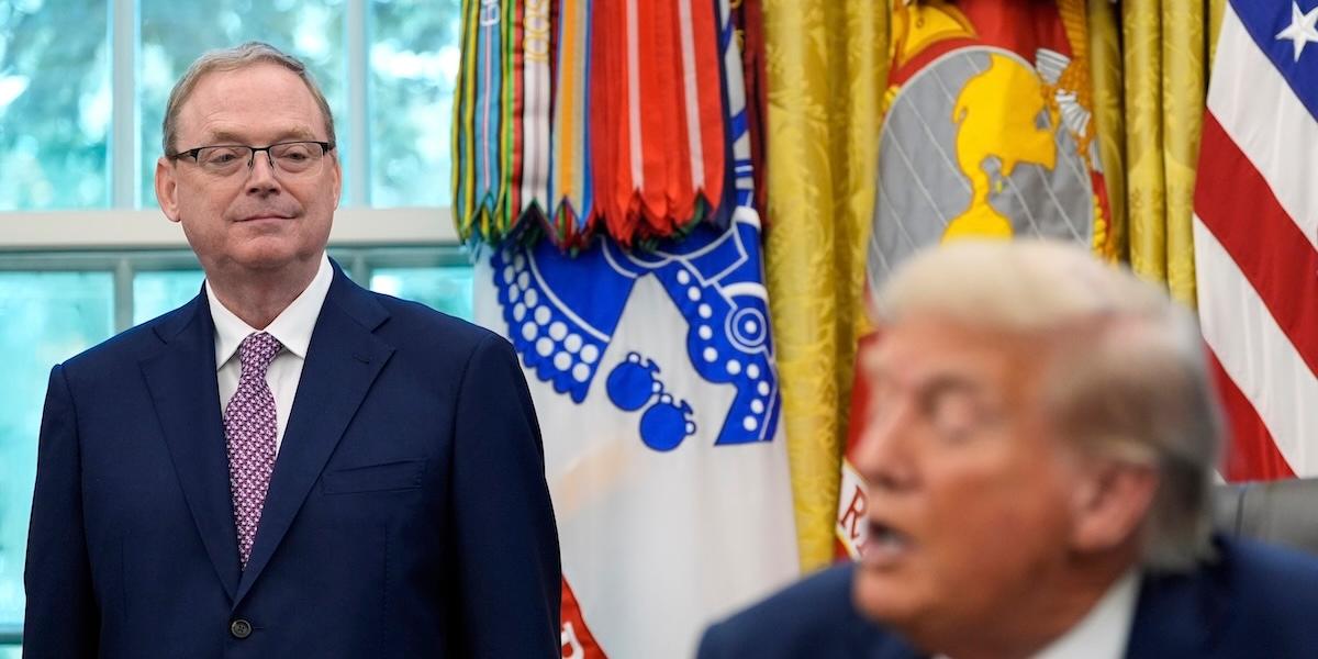 Kevin Hassett står nära Donald Trump, kanske lite för nära som potentiell Fed-chef menar kritiker.