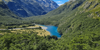 Rotomairewhenua, även kallad Blue Lake, ligger högt uppe i Nya Zeelands Nelson Lakes nationalpark och lockar allt fler besökare varje år.