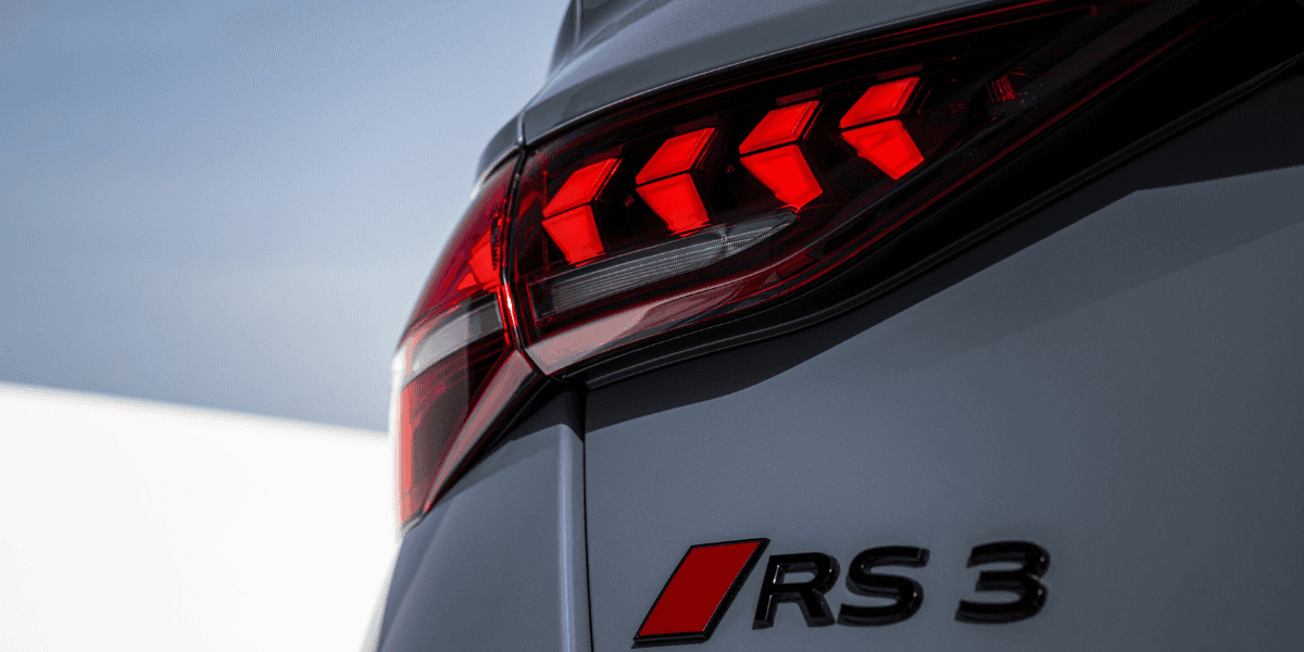 RS3:an är en busig bil som fortsätter med sin 5-cylindriga motor. (Foto: Audi)