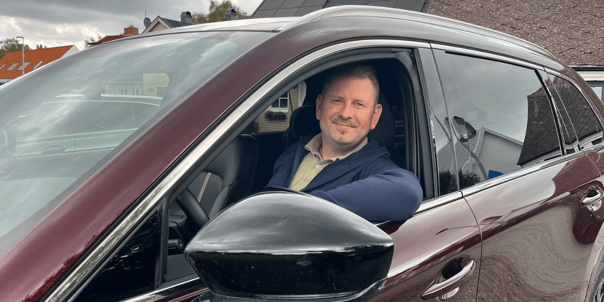 Av ingiven varudeklaration framgår som avvikelse ”Bilen är optimerad samt Adblue bortkodat”. Nämnden anser att friskrivningen tydligt nog förmedlar att bilen avviker på dessa punkter och att den därför enligt 4 kap. 6 § inte kan anses vara felaktig. (Foto: Fordonsjuristen)