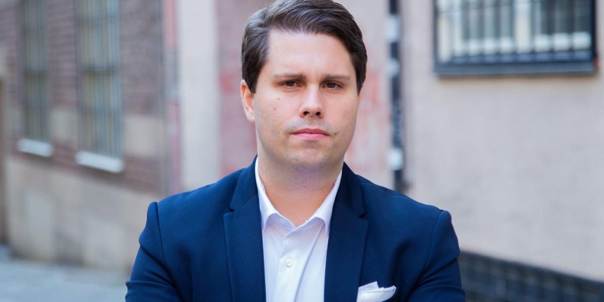 Nätmäklaren Montrose sparekonom Nicklas Andersson slår ett slag för strategin som krossat börsen under de senaste decennierna.