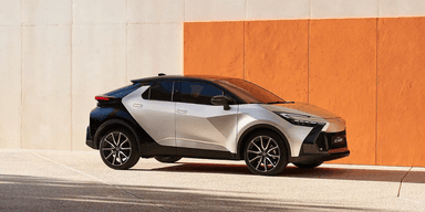 Toyota CH-R laddhybrid kan få helt andra skattenivåer. (Foto: Toyota)