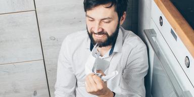 Passiv aggressivitet kan vara ett stort problem på arbetsplatsen och i hemmet, när vi numera jobbar på distans.