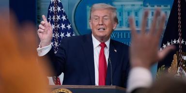 Donald Trump höll tal och svarade på frågor under tisdagen.