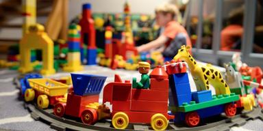 Kronofogden tar guldtackor men även Lego-bitar