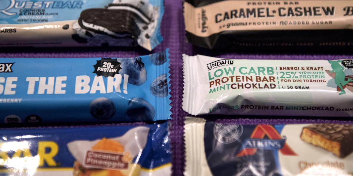 Protein- och energiebarer är fulla med sockerersättning och tillsatsämnen. En studie visar att sockerersättningen erythritol ökar risken för hjärt- kärlsjukdom