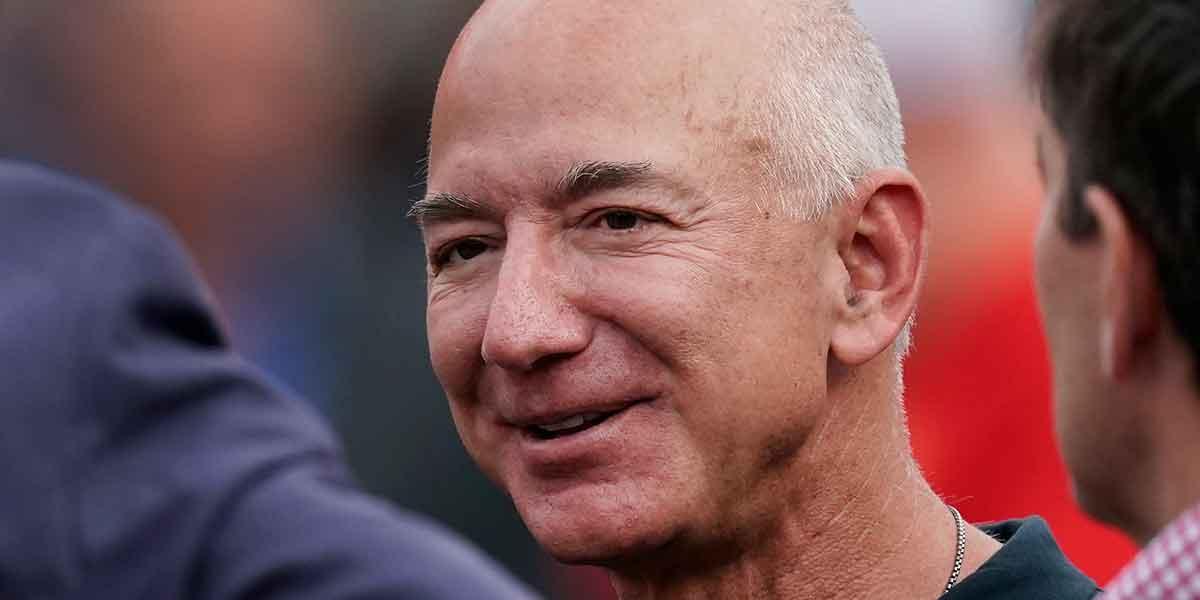Jeff Bezos flyttar hem till Miami