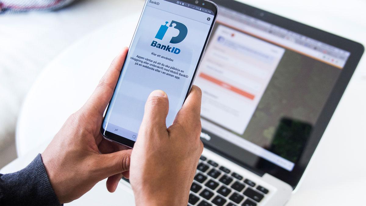 En uppstickare till Bank-id har börjat växa sig större. Konkurrenten Freja e-id erbjuder ett större utbud av tjänster och valmöjligheter i sin app. (Foto: TT)