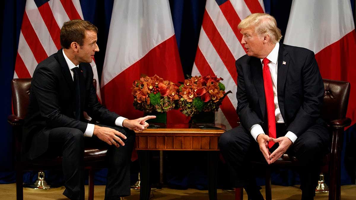 Presidenterna Donald Trump och Emmanuel Macron har talat i telefon om användningen av kemiska vapen i Syrien. Det rapporterar Reuters