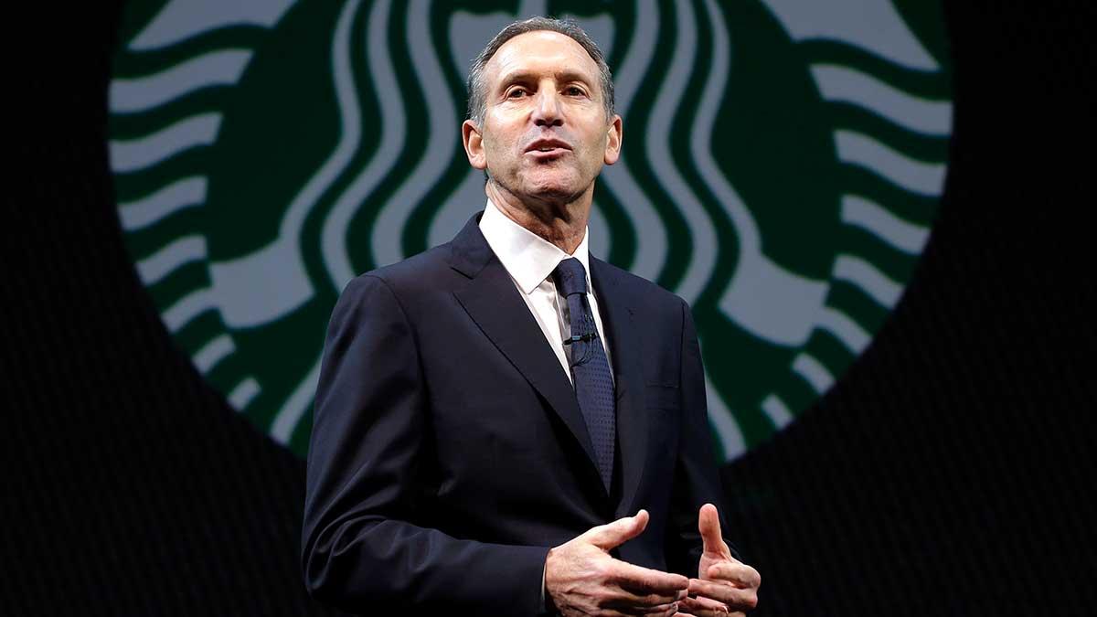 Starbucks grundare Howard Schultz kliver av vilket fick aktien att tappa i efterhandeln. (Foto: TT)