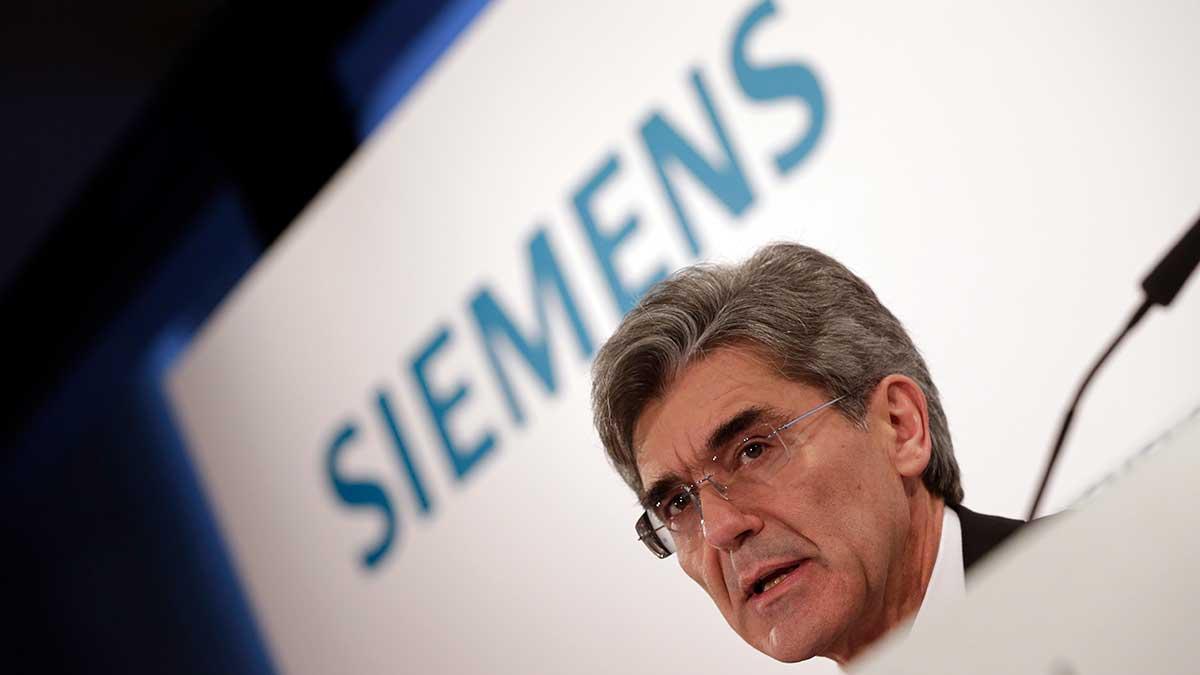 Manager Magazin publicerade sina uppgifter under torsdagen med hänvisning till att vd Joe Kaeser ska ha sagt detta under en roadshow med investerare i början av augusti. (Foto: TT)