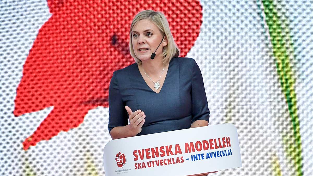 Ingen rolig morgonläsning för finansminister Magdalena Andersson (S). (Foto: TT)