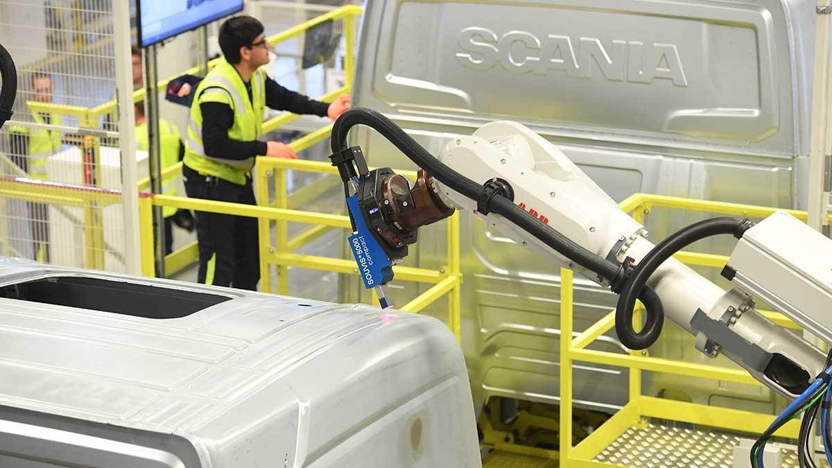 Scania ökar både omsättningen och vinsten. Däremot dalar orderingången. (Foto: TT)