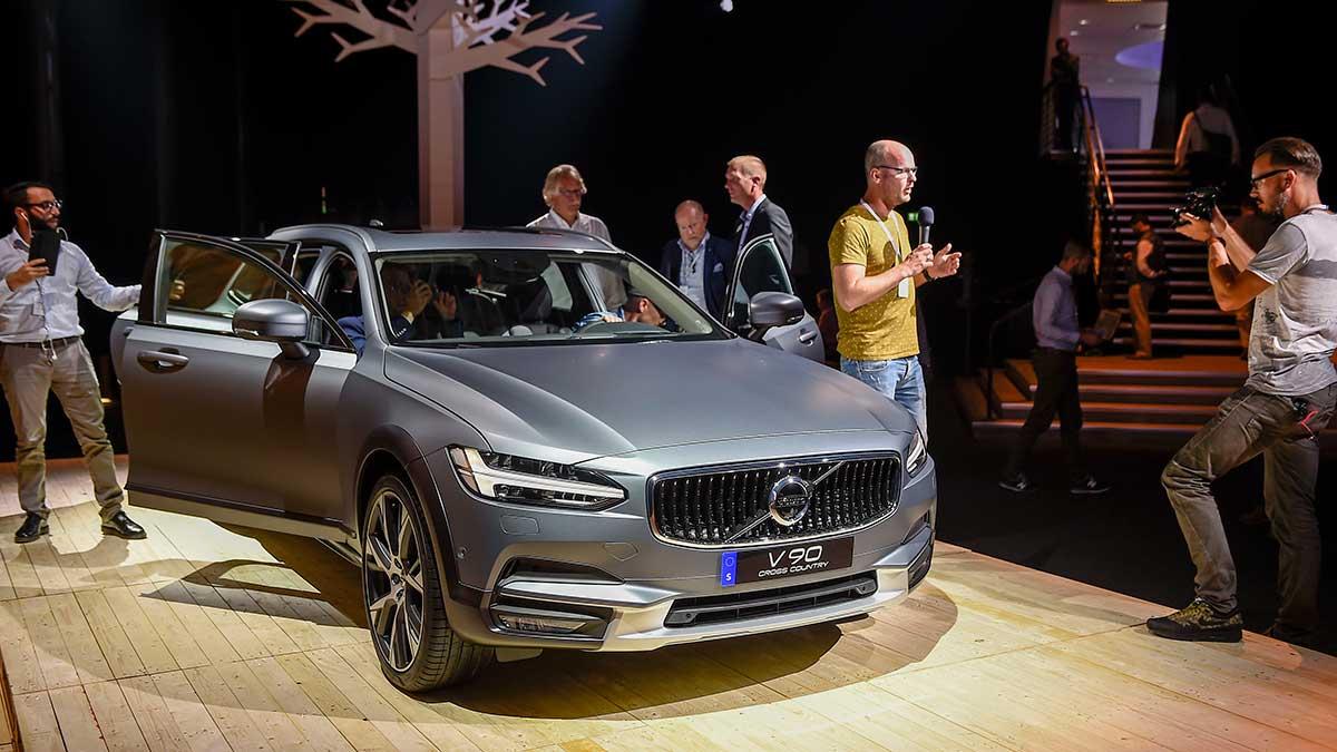 Volvo V90 Cross Country premiärvisades i förra veckan i Malmö. (TT)