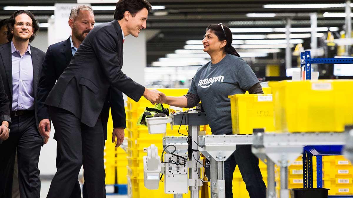 Kanadas premiärminister Justin Trudeau uppmanas av techföretagen att öppna gränserna för kompetens i bjärt kontrast till USA:s inreseförbud. (Foto: TT)
