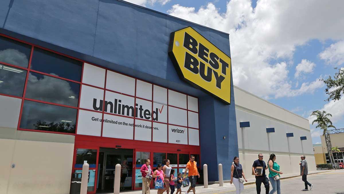 Amerikanska elektronikkedjan Best Buy aviserar bonusar till sina anställda med anledning av skattereformen