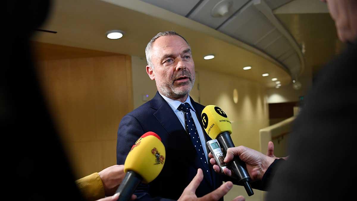 L-ledaren Jan Björklund meddelar att partiet är klar med sin kravlista på S