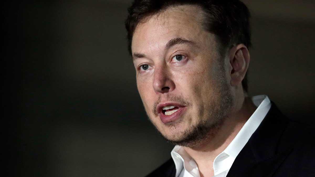 Enligt serieentreprenören Musk var Tesla bara några få veckor från konkurs i somras. (Foto: TT)