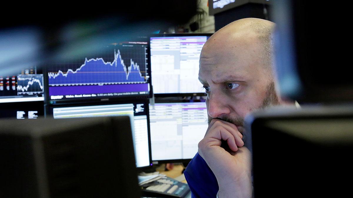 De amerikanska börserna vände nedåt på onsdagen efter oväntat svag makrostatistik och ett surt mottagande av ett par delårsrapporter inom banksektorn. (Foto: TT)