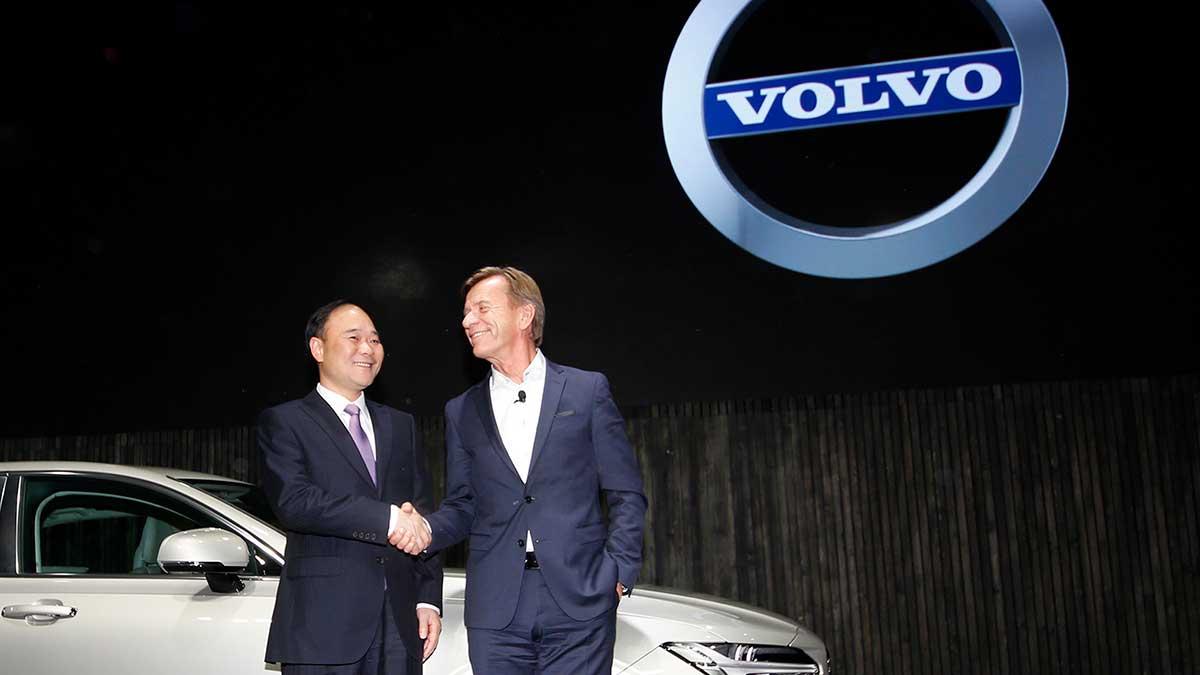 Geelys ordförande Li Shufu och Volvo Cars vd Håkan Samuelsson. (Foto: TT)