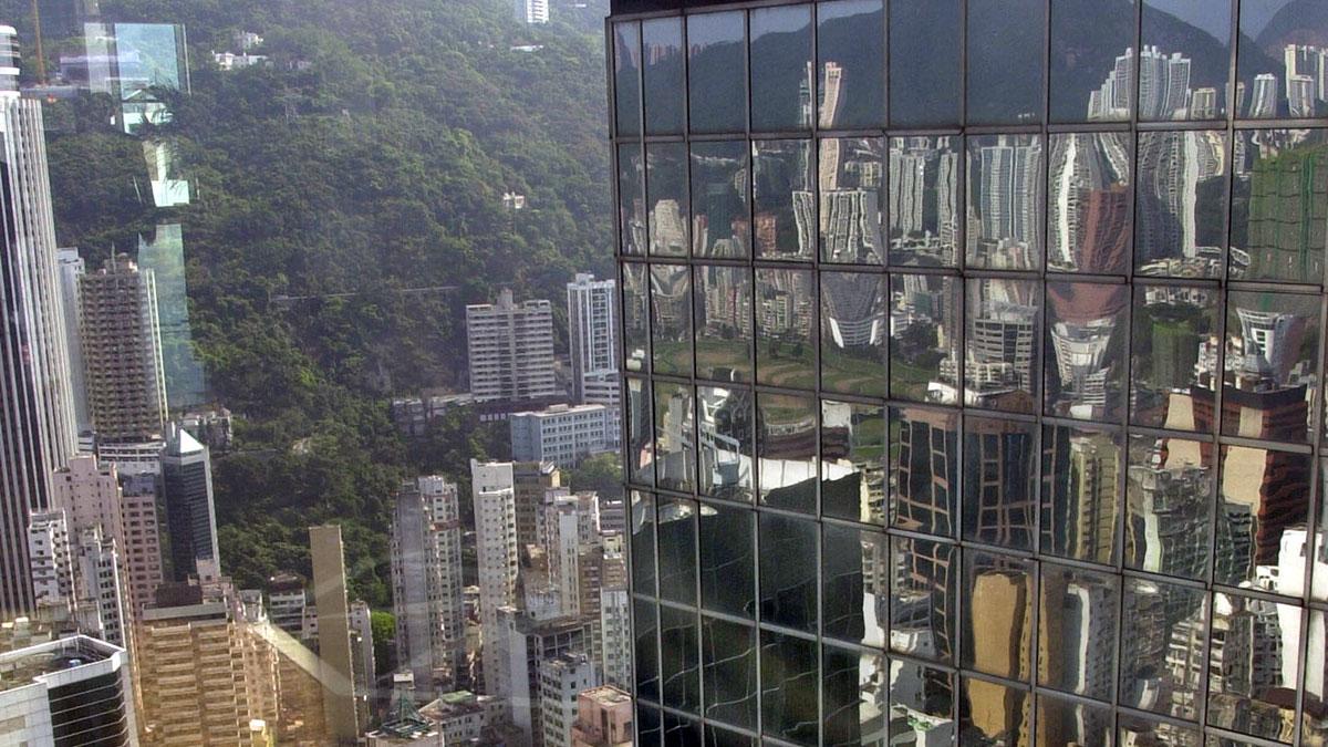 Hongkong har den i särklass dyraste bostadsmarknaden. Snittpriset på en bostad ligger på nästan 11