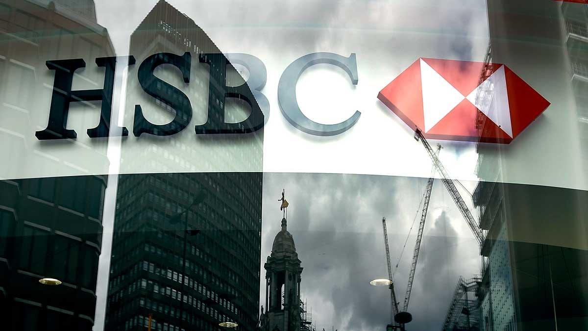 Den brittiska storbanken HSBC köper sig fri från fortsatt utredning kring anklagelserna om att ha hjälpt ameriikanska medborgare att gömma undan över 1 miljard dollar i skatt. (Foto: TT)