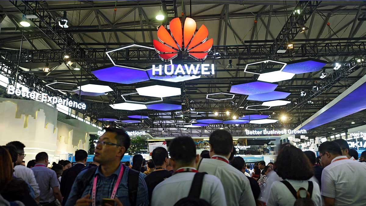 Huawei vill slippa komponentbrist i spåren av USA:s sanktioner och vädjar till sina underleverantörer att flytta produktionen till Kina. (Foto: TT)