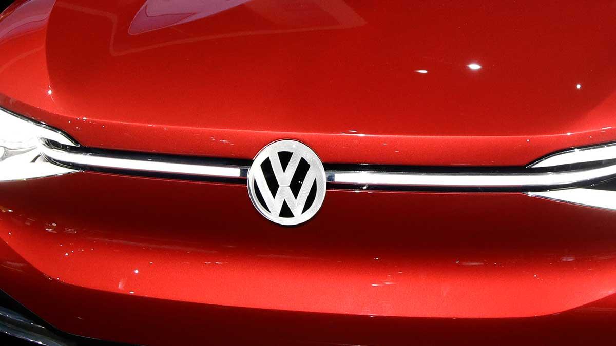 Tyska Volkswagen har visat upp sin nya elbil I.D. Vizzion som klarar av att uppnå en topphastighet av 180 kilometer i timmen och har en körräckvidd på 665 kilometer per laddning. (Foto: TT)