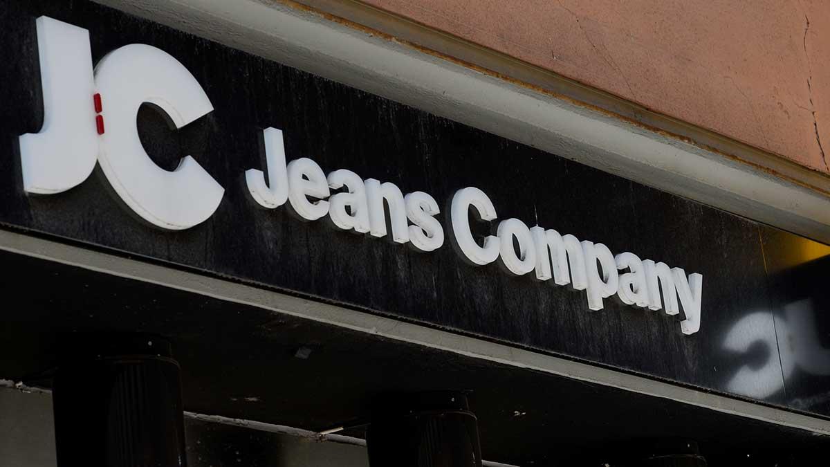Jeanskedjan JC stänger sex butiker i Sverige