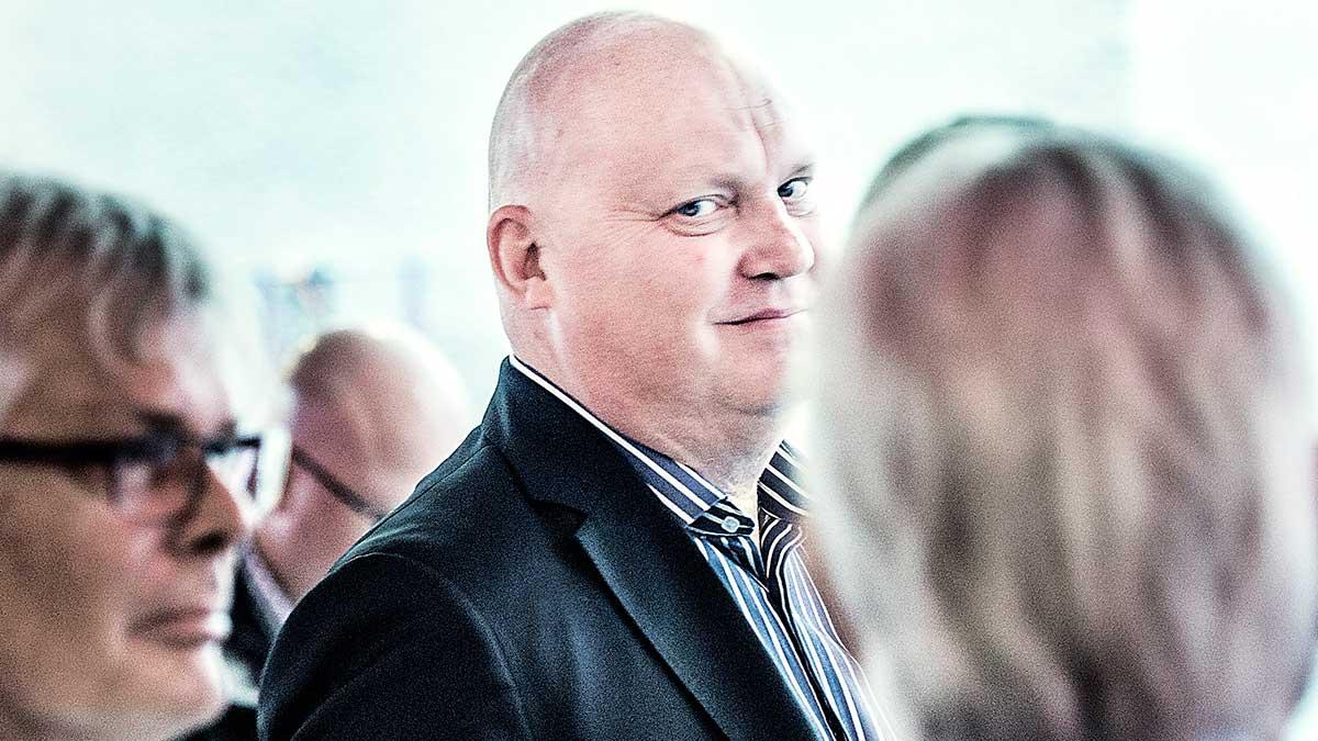Det blåser runt Johan Carlström inför bolagstämman idag. (Foto: TT)