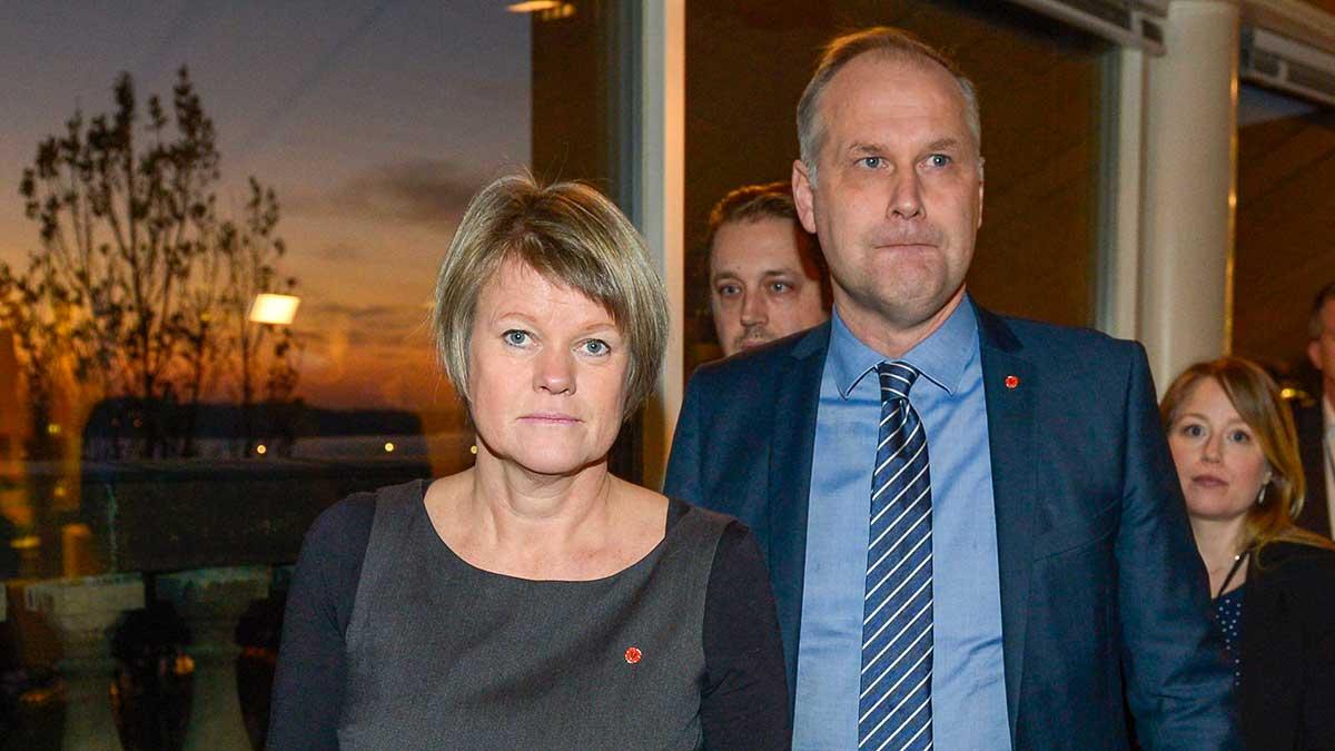 V-topparna Ulla Andersson och Jonas Sjöstedt. (Foto: TT)