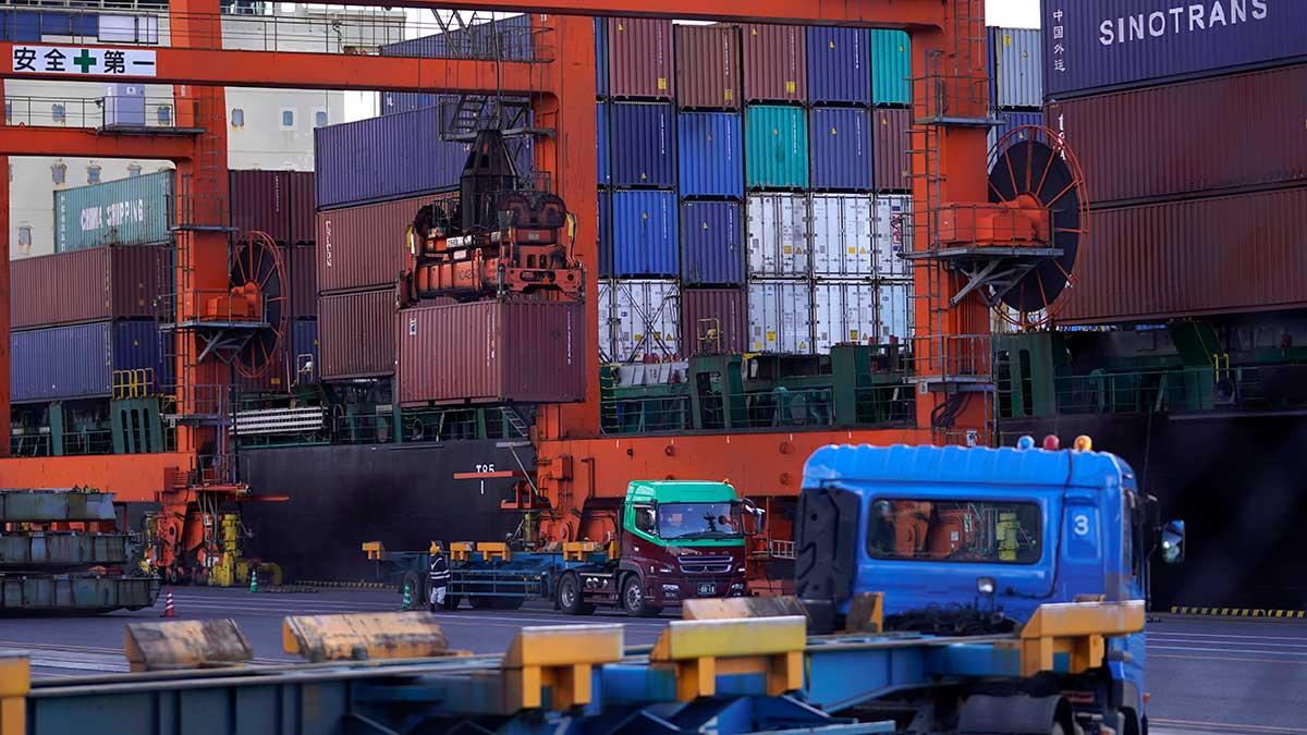 Kinas handelsminister Zhong Shan bedömer att ett handelskrig med USA kommer kommer att få förödande effekter för världen. Det rapporterar Reuters. (Foto: TT)