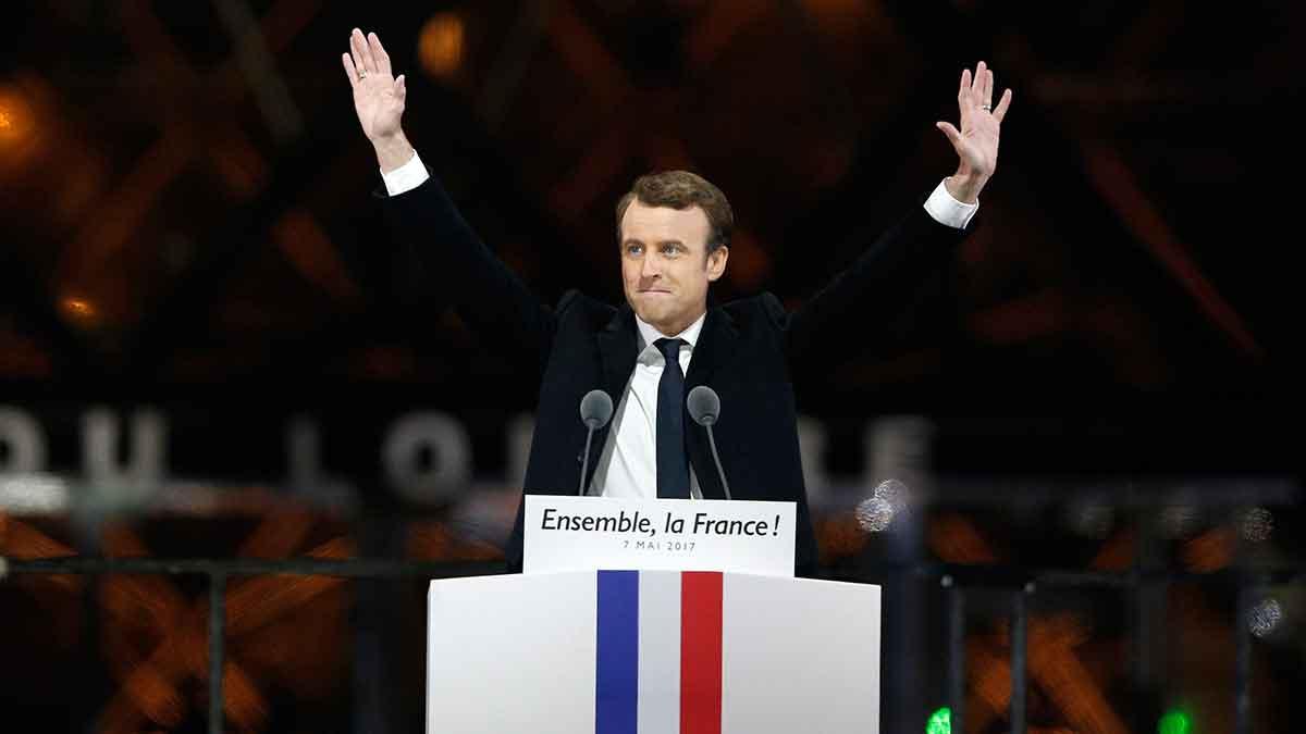 Flera tuffa utmaningar väntar Frankrikes nye president Emmanuel Macron. (Foto: TT)