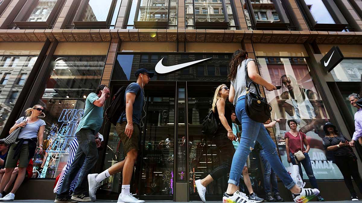 Nike meddelar att ytterligare fem chefer har fått sluta som en följd av en intern utredning kring arbetskulturen och obalanser i löner och befordring mellan könen. (Foto: TT)