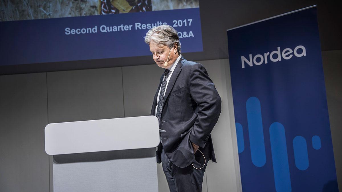 Nordeas vd Casper von Koskull skriver i rapporten att banken nu ska se över "de finansiella målen, inklusive vår kapital- och utdelningspolicy". (Foto: TT)