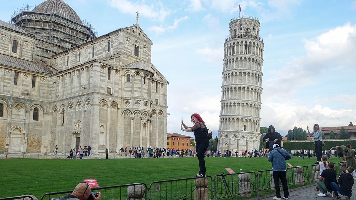 En grupp ingenjörer tror sig ha funnit svaret på varför lutande tornet i Pisa inte rasat trots flera jordbävningar i området. (Foto: TT)