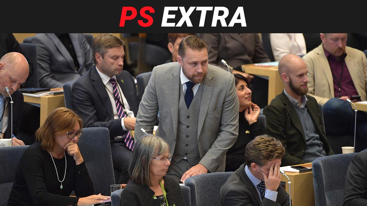 SD:s gruppledare Mattias Karlsson under misstroendeomröstningen mot Peter Hultqvist (S). (Foto: TT)